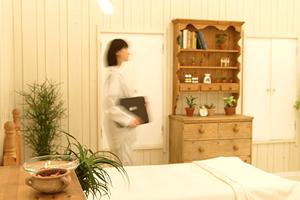 時計も売っているインテリア通販